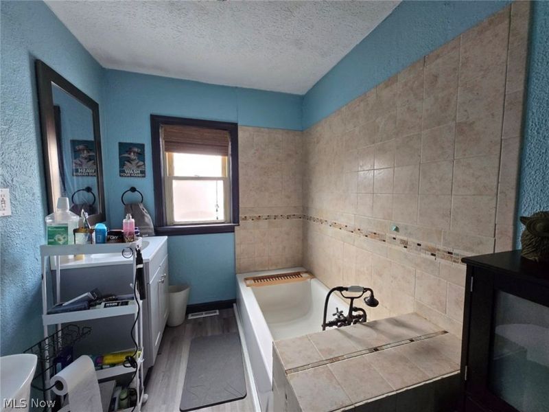 718 Eastland Avenue, Akron, OH 44305 Photo 10