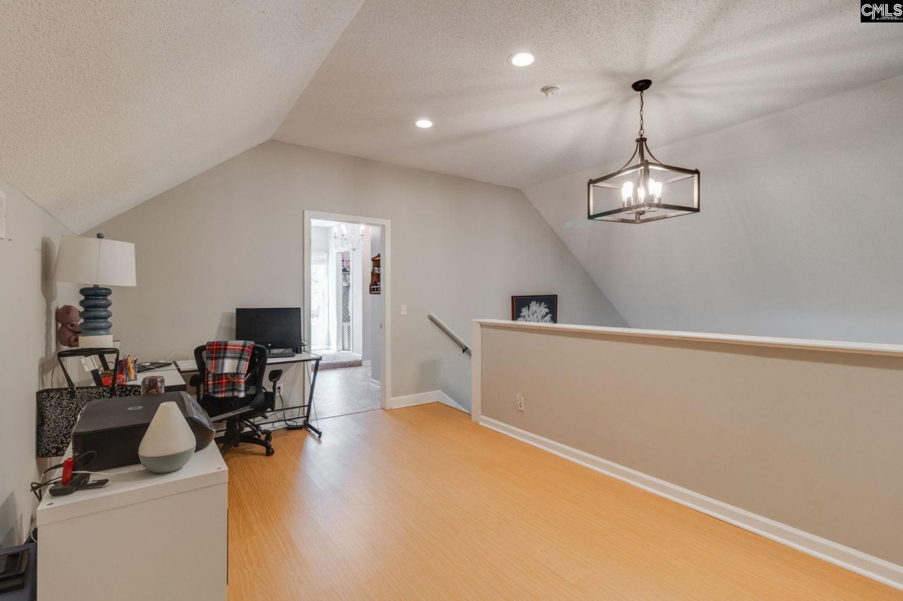 1337 Sunnyhill Drive Photo 27