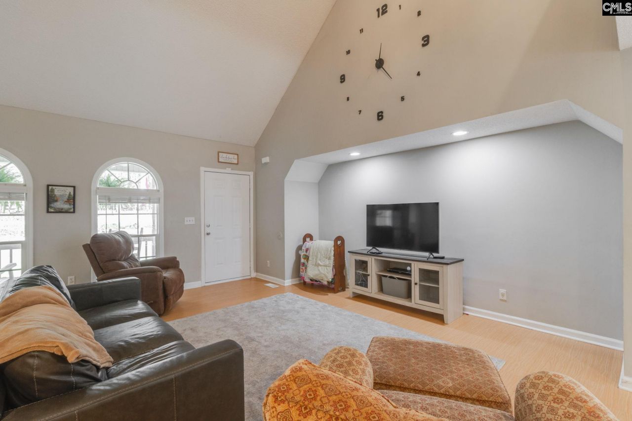 1337 Sunnyhill Drive Photo 7