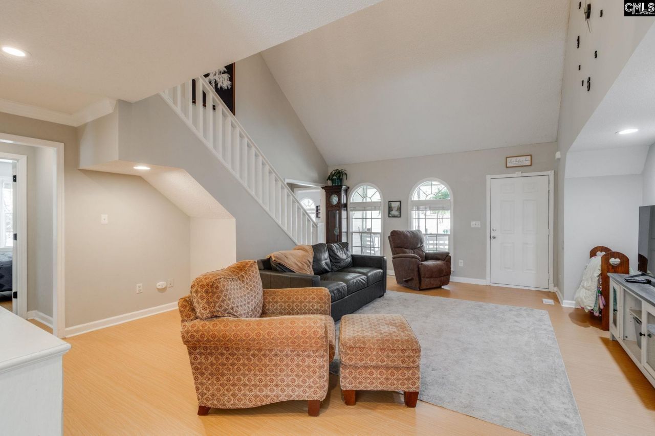 1337 Sunnyhill Drive Photo 8