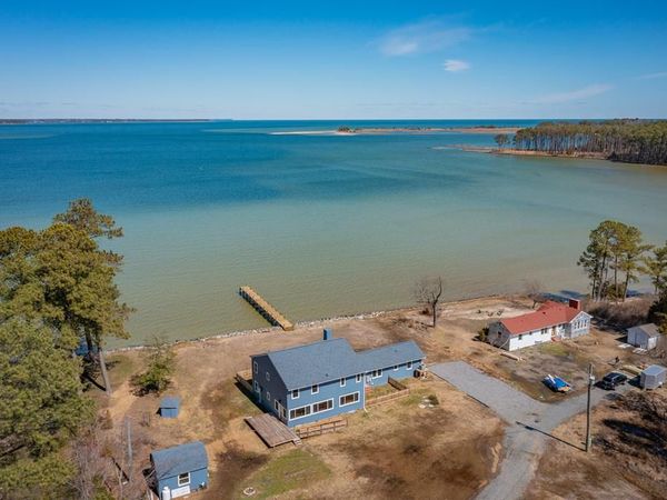 199 Foxwells Ln, WHITE STONE, VA 22578