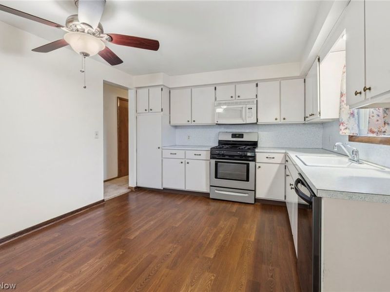 2425 Orchid Street NW, North Canton, OH 44720 Photo 11