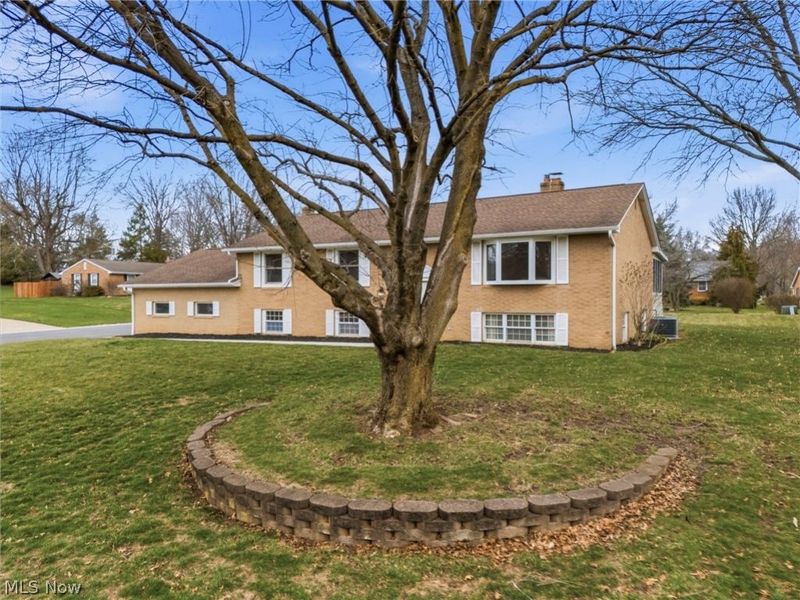 2425 Orchid Street NW, North Canton, OH 44720 Photo 3