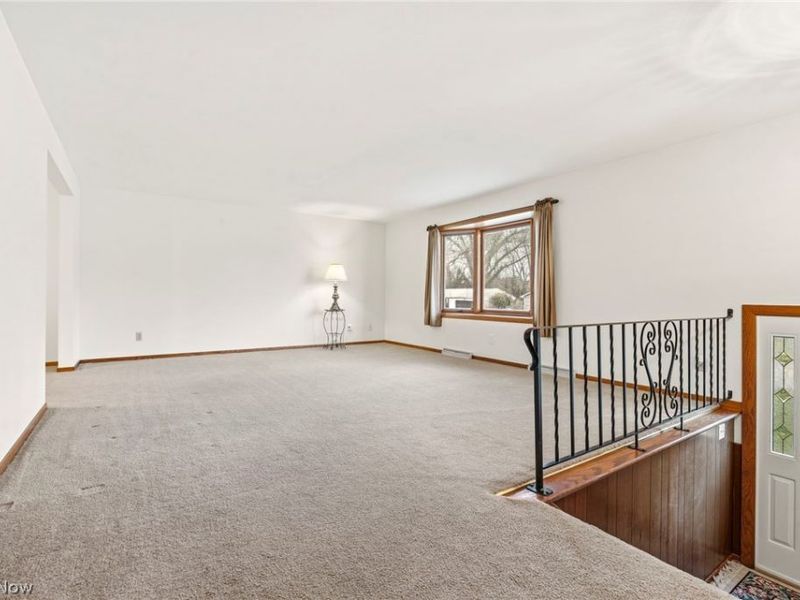 2425 Orchid Street NW, North Canton, OH 44720 Photo 5