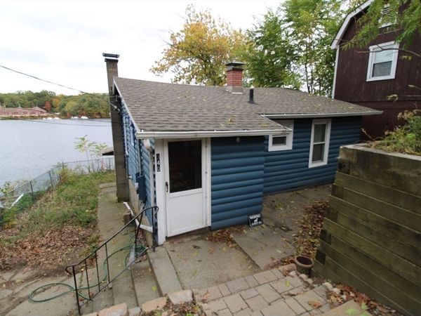 340 Lake Avenue N, Worcester, MA 01605