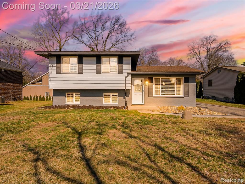 5208 Latimer Street , West Bloomfield Township, MI 48324 Main Photo