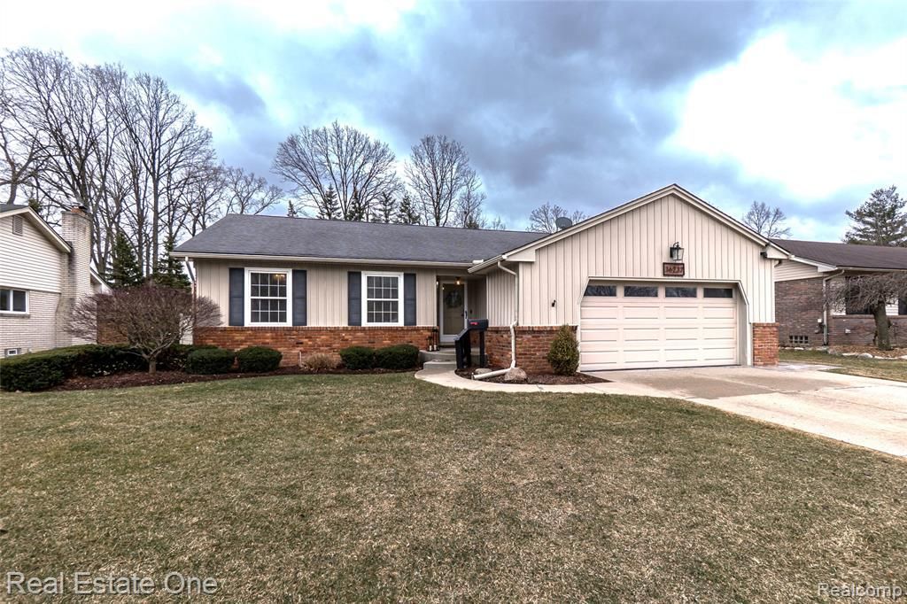 36237 Lyndon Street, Livonia, MI 48154 Main Photo