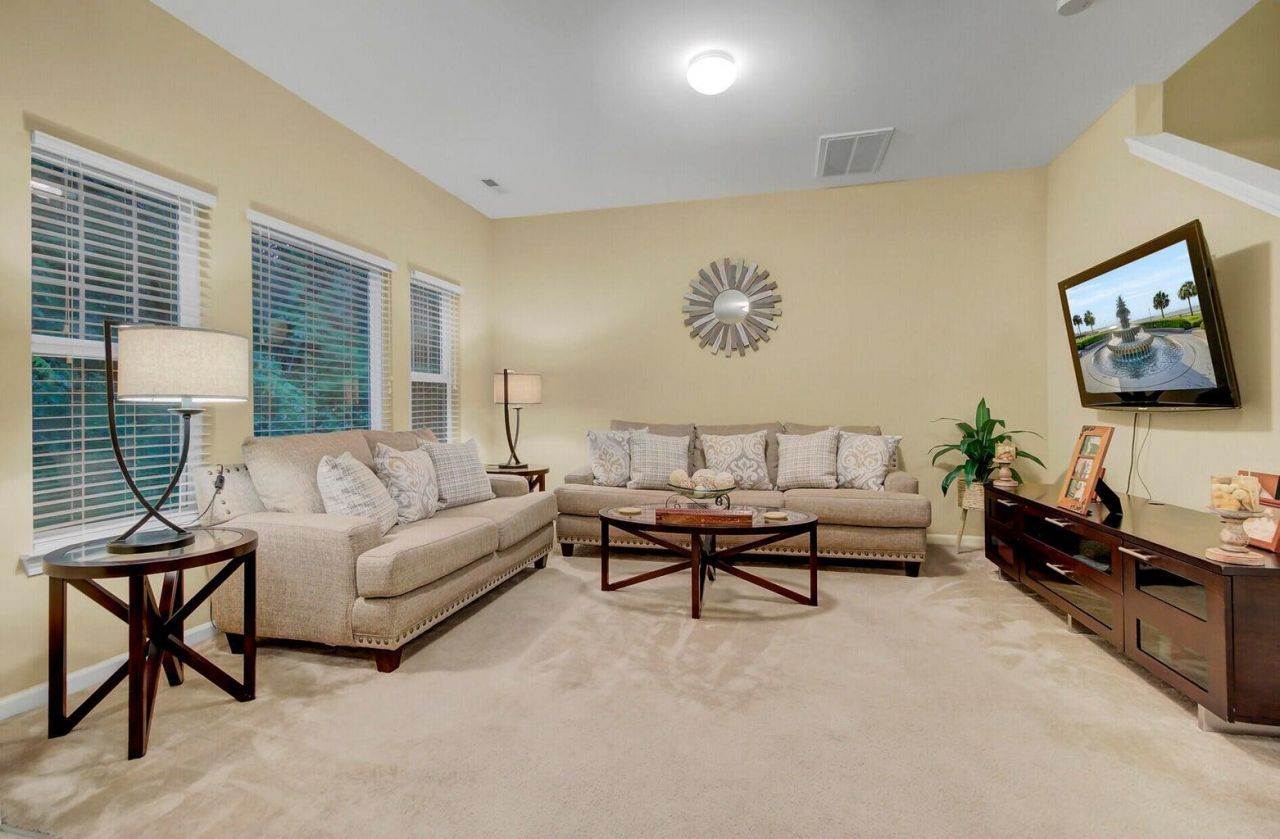 257 Grand Oaks Drive Photo 8