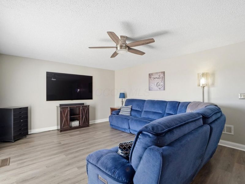 4990 Pegasus Court , Hilliard, OH 43026 Photo 14