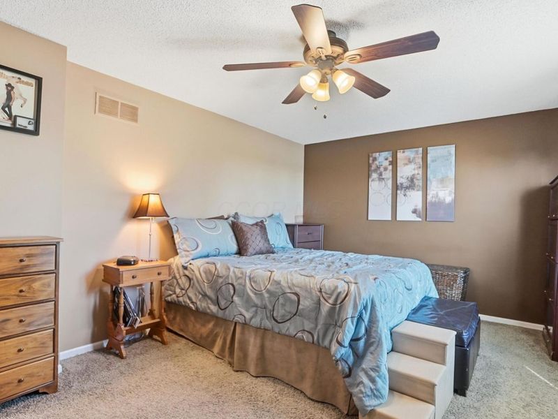 4990 Pegasus Court , Hilliard, OH 43026 Photo 20