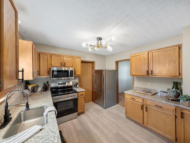 1905 Clifton Avenue , Columbus, OH 43219 Photo 10