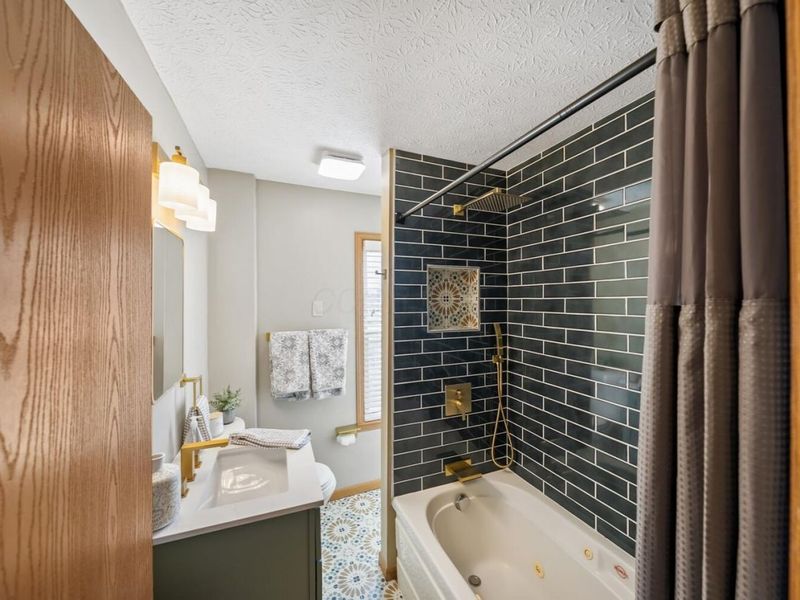 1905 Clifton Avenue , Columbus, OH 43219 Photo 24