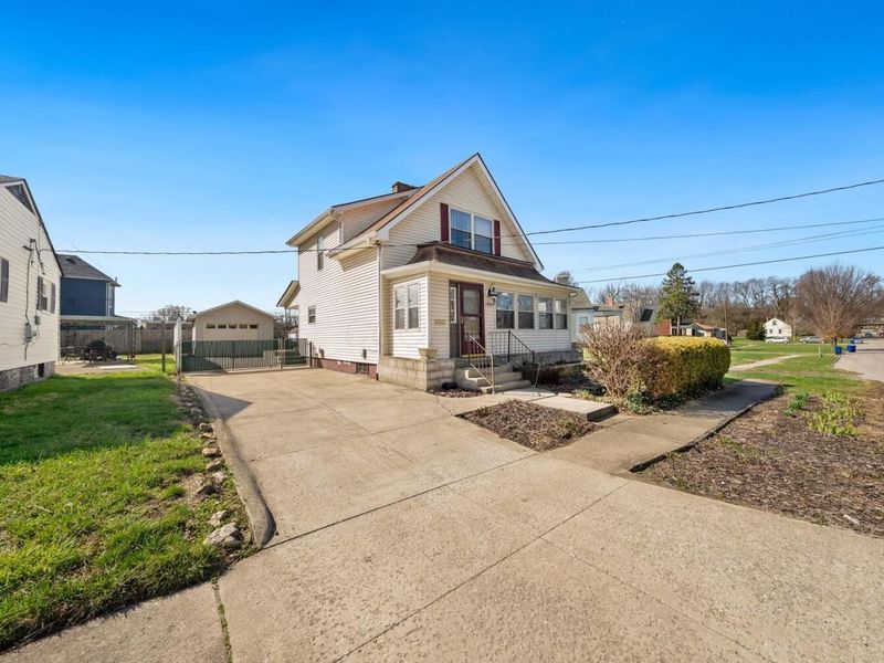 1905 Clifton Avenue , Columbus, OH 43219 Photo 3