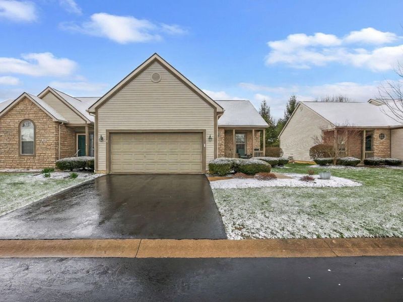 193 Pebble Creek Drive , Pataskala, OH 43062 Photo 2