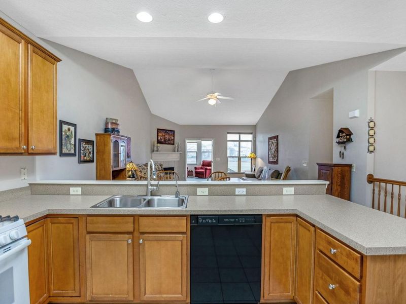 193 Pebble Creek Drive , Pataskala, OH 43062 Photo 7