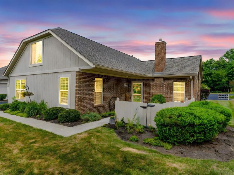 5532 Meadowood Lane , Westerville, OH 43082 Photo 2