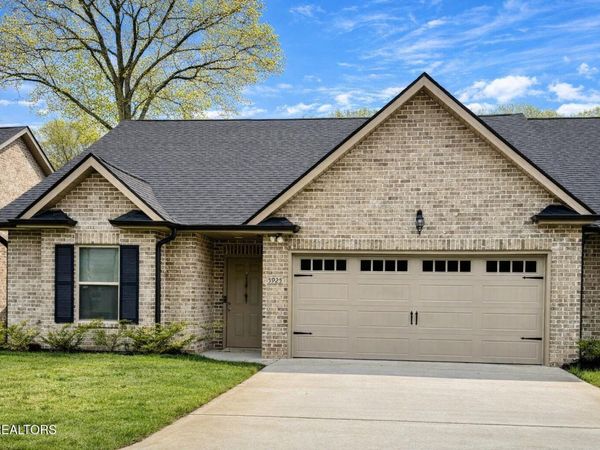 5925 Knox Hill Way, Knoxville, TN 37912