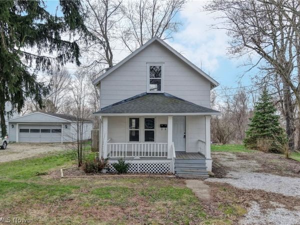 994 Perry Avenue , Barberton, OH 44203