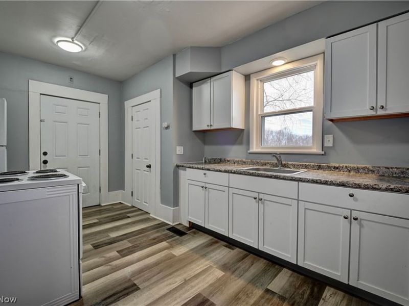 994 Perry Avenue, Barberton, OH 44203 Photo 11