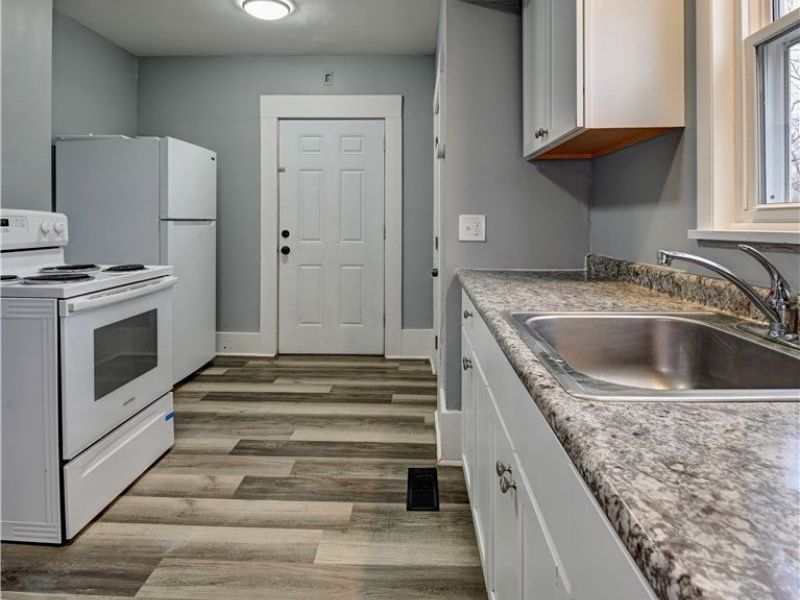 994 Perry Avenue, Barberton, OH 44203 Photo 13