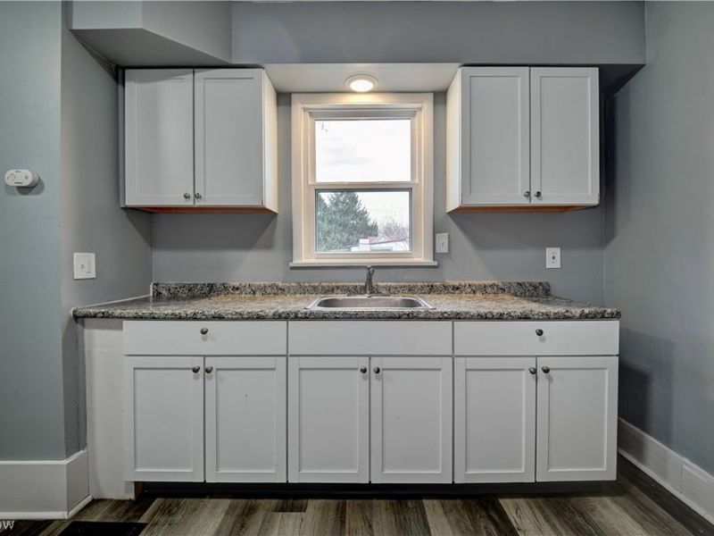 994 Perry Avenue, Barberton, OH 44203 Photo 15