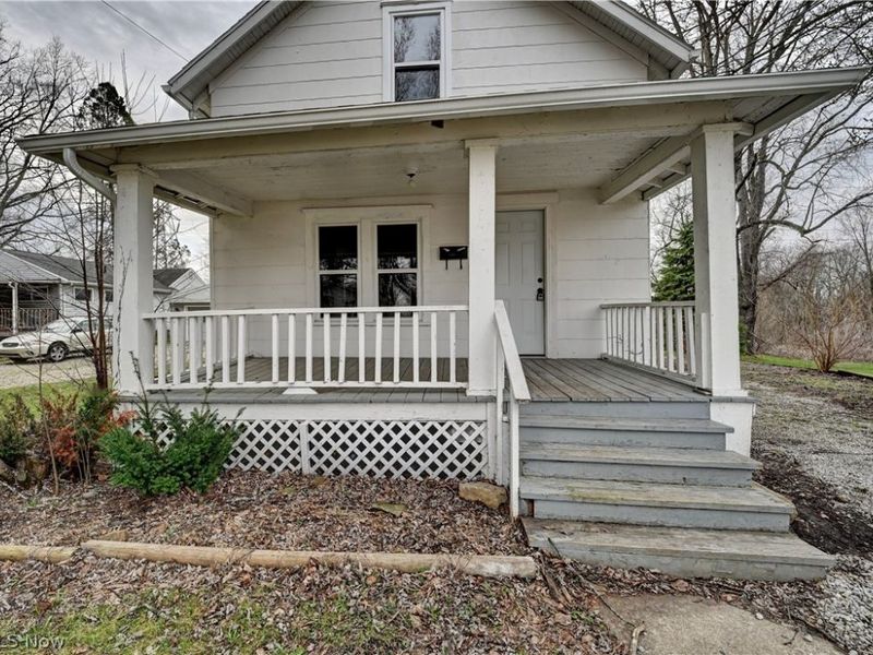 994 Perry Avenue, Barberton, OH 44203 Photo 3