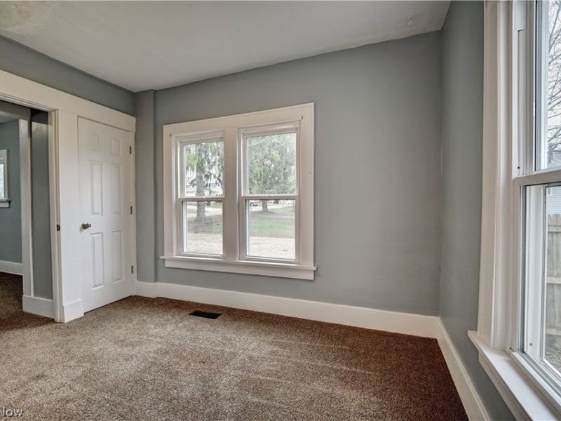 994 Perry Avenue, Barberton, OH 44203 Photo 9