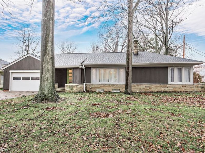 16237 Forest Hills Boulevard, Cleveland Heights, OH 44112 Photo 2