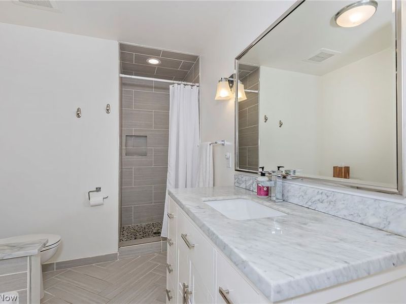 16237 Forest Hills Boulevard, Cleveland Heights, OH 44112 Photo 24