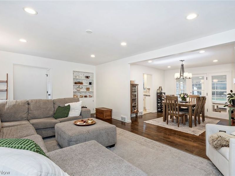 16237 Forest Hills Boulevard, Cleveland Heights, OH 44112 Photo 8