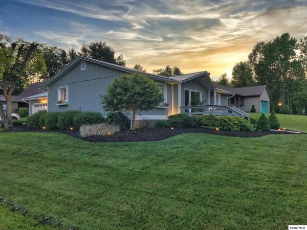 1137 Apple Valley Drive, Howard, OH 43028