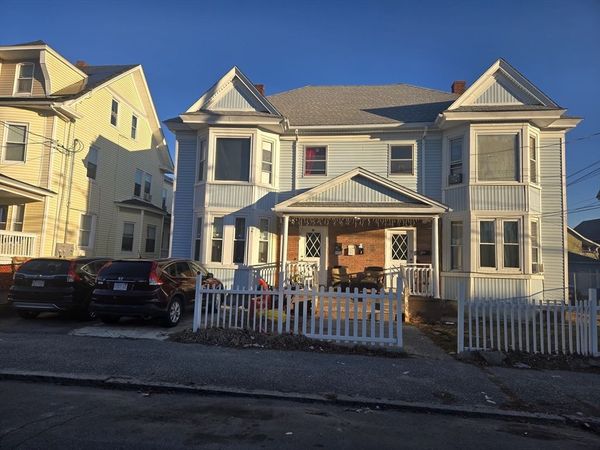 100 Bailey St, Unit 1, Lawrence, MA 01843