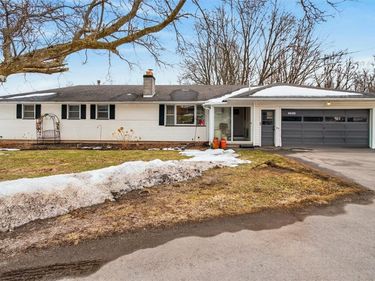 4600 Ontario Center Rd, Walworth, NY 14568