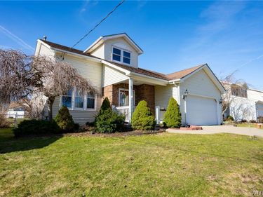 4746 Bay View Road, Hamburg, NY 14075