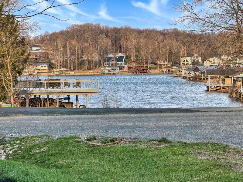 1137 Apple Valley Drive , Howard, OH 43028 Photo 2