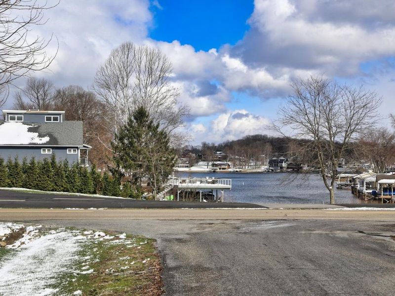 1137 Apple Valley Drive , Howard, OH 43028 Photo 2