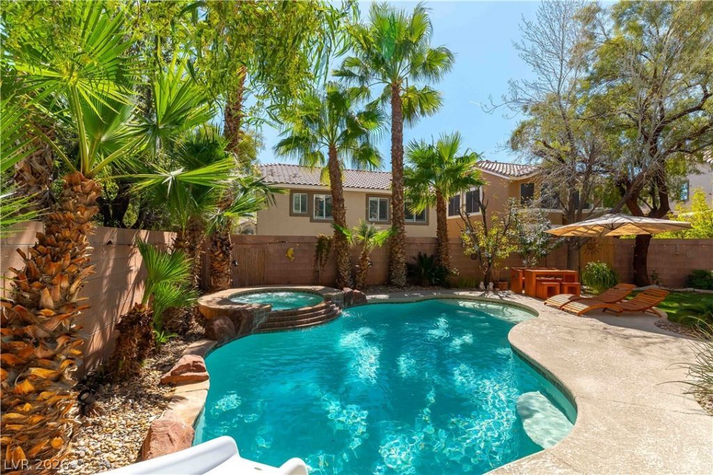 325 Emerald Vista Way, Las Vegas, NV 89144 Main Photo