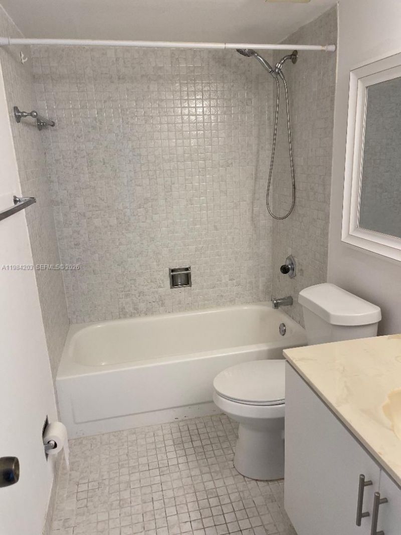 10060 NW 9th St Cir , Unit 4, Miami, FL 33172 Photo