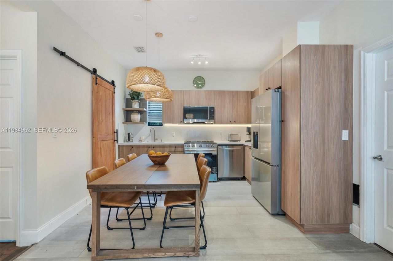 920 SW 9th St, Miami, FL 33130 Photo