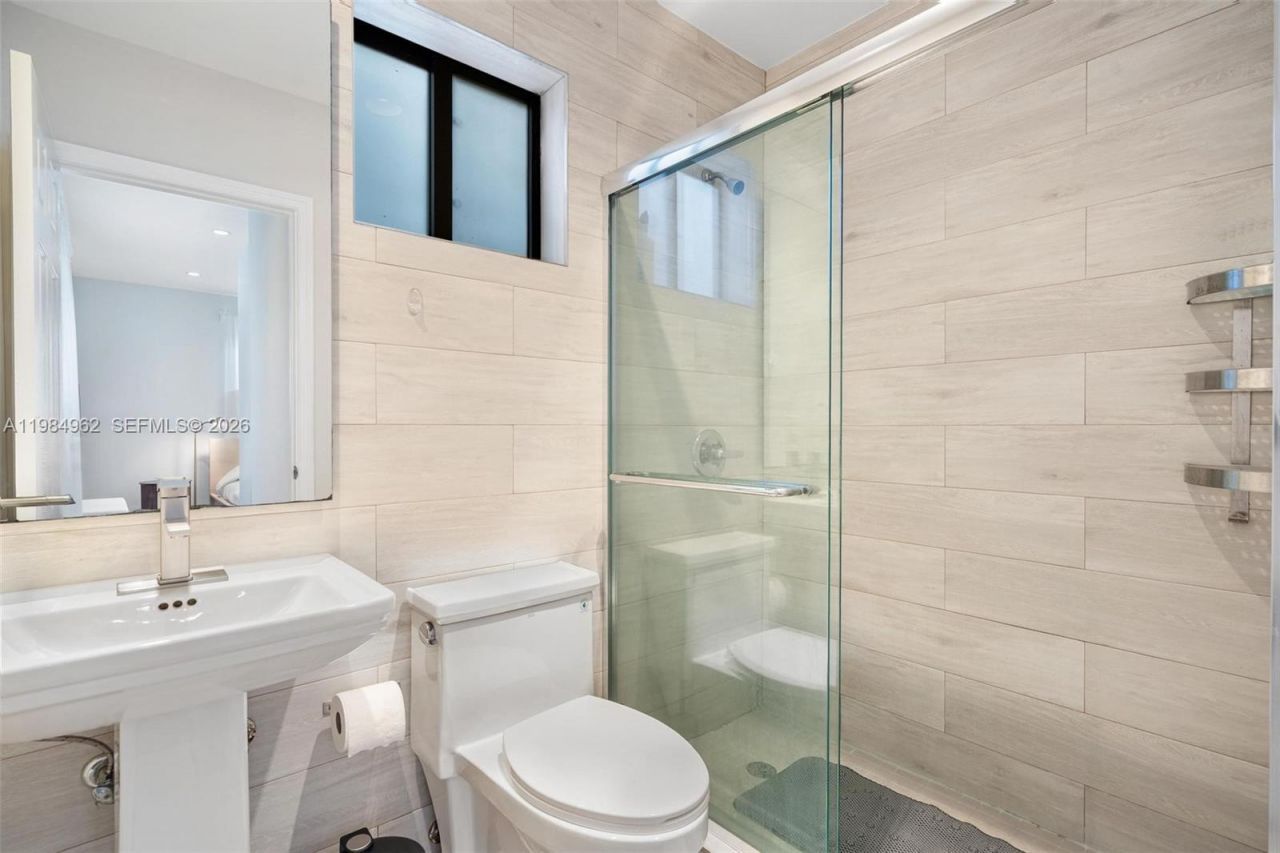 920 SW 9th St, Miami, FL 33130 Photo