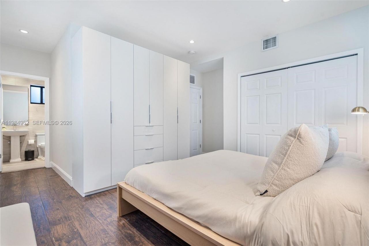 920 SW 9th St, Miami, FL 33130 Photo