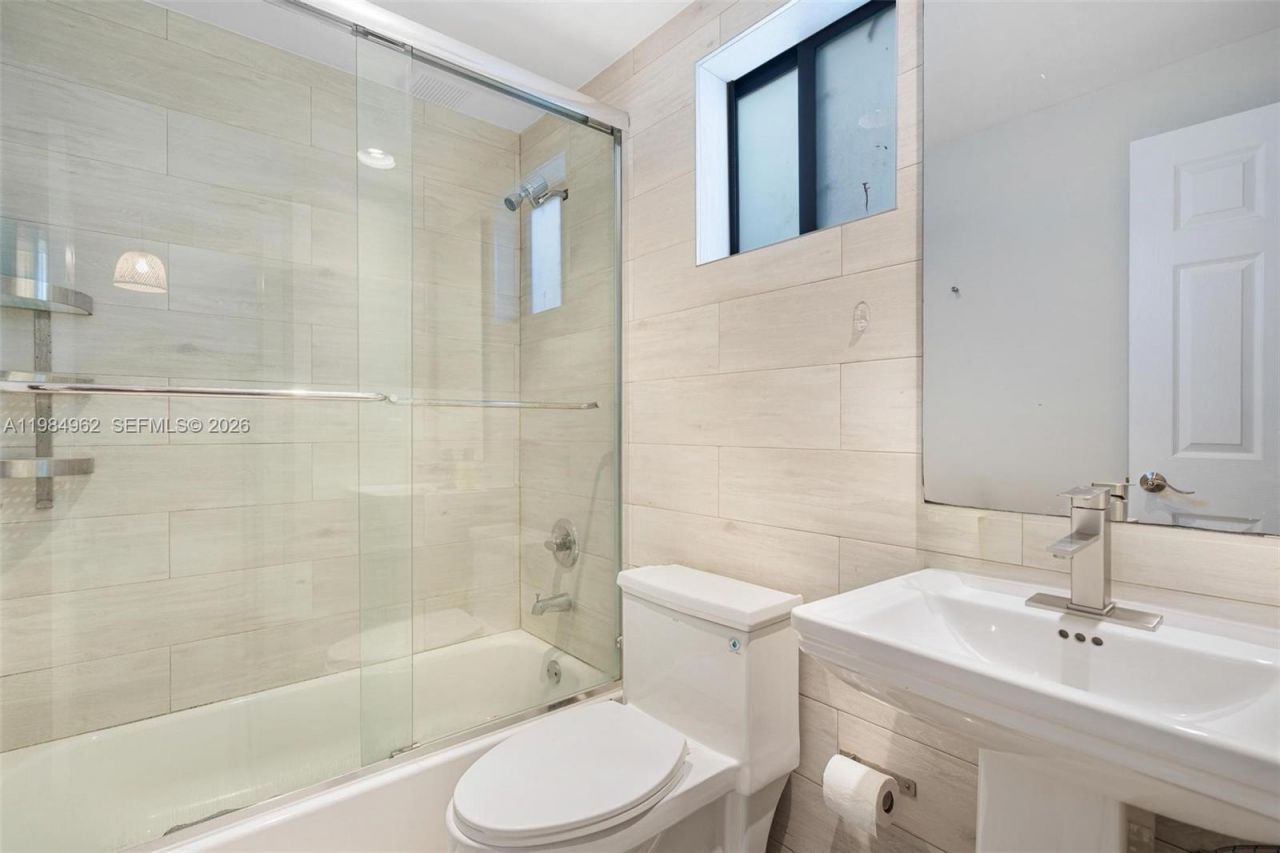 920 SW 9th St, Miami, FL 33130 Photo