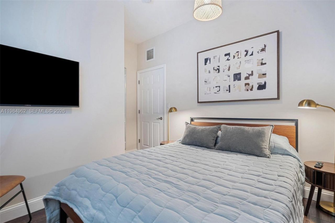 920 SW 9th St, Miami, FL 33130 Photo