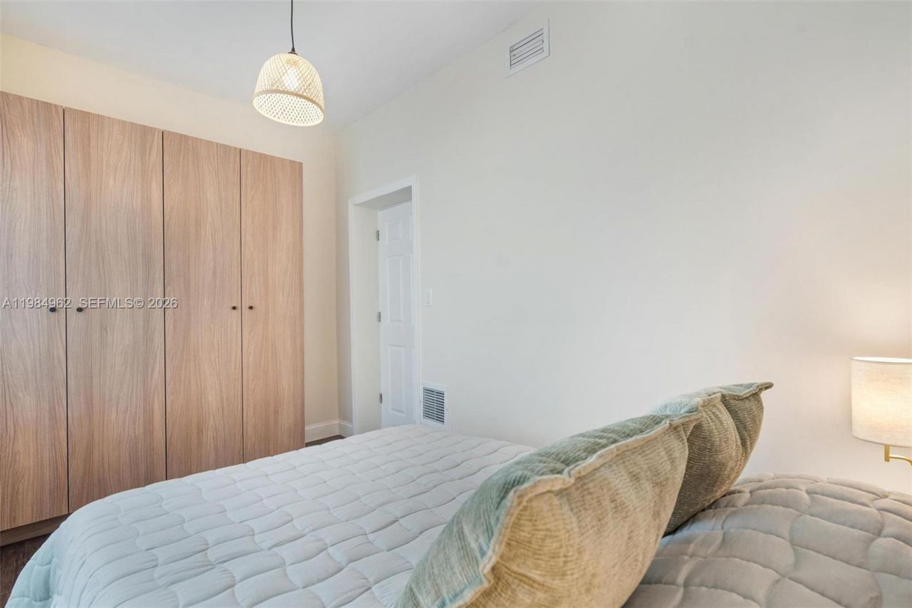 920 SW 9th St, Miami, FL 33130 Photo