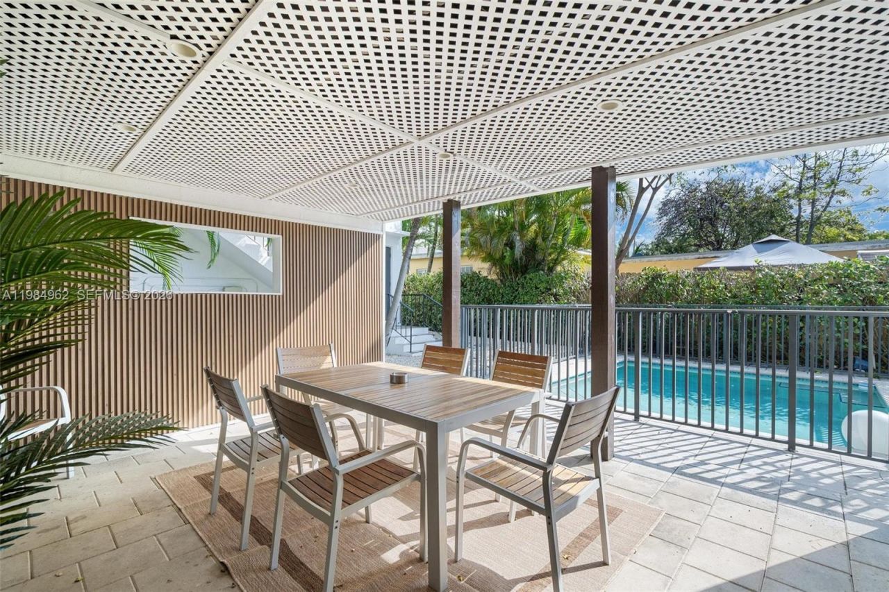 920 SW 9th St, Miami, FL 33130 Photo