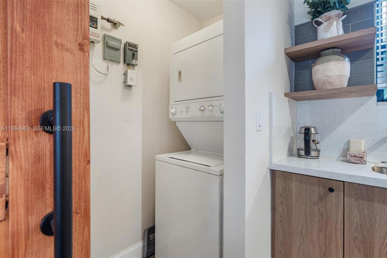 920 SW 9th St, Miami, FL 33130 Photo