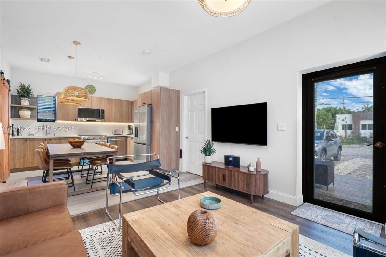 920 SW 9th St, Miami, FL 33130 Photo