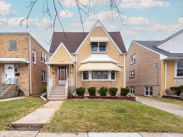 5428 W Sunnyside Avenue , Chicago, IL 60630