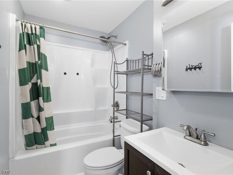 282 Schrop Avenue, Akron, OH 44312 Photo 11