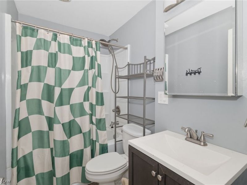 282 Schrop Avenue, Akron, OH 44312 Photo 12